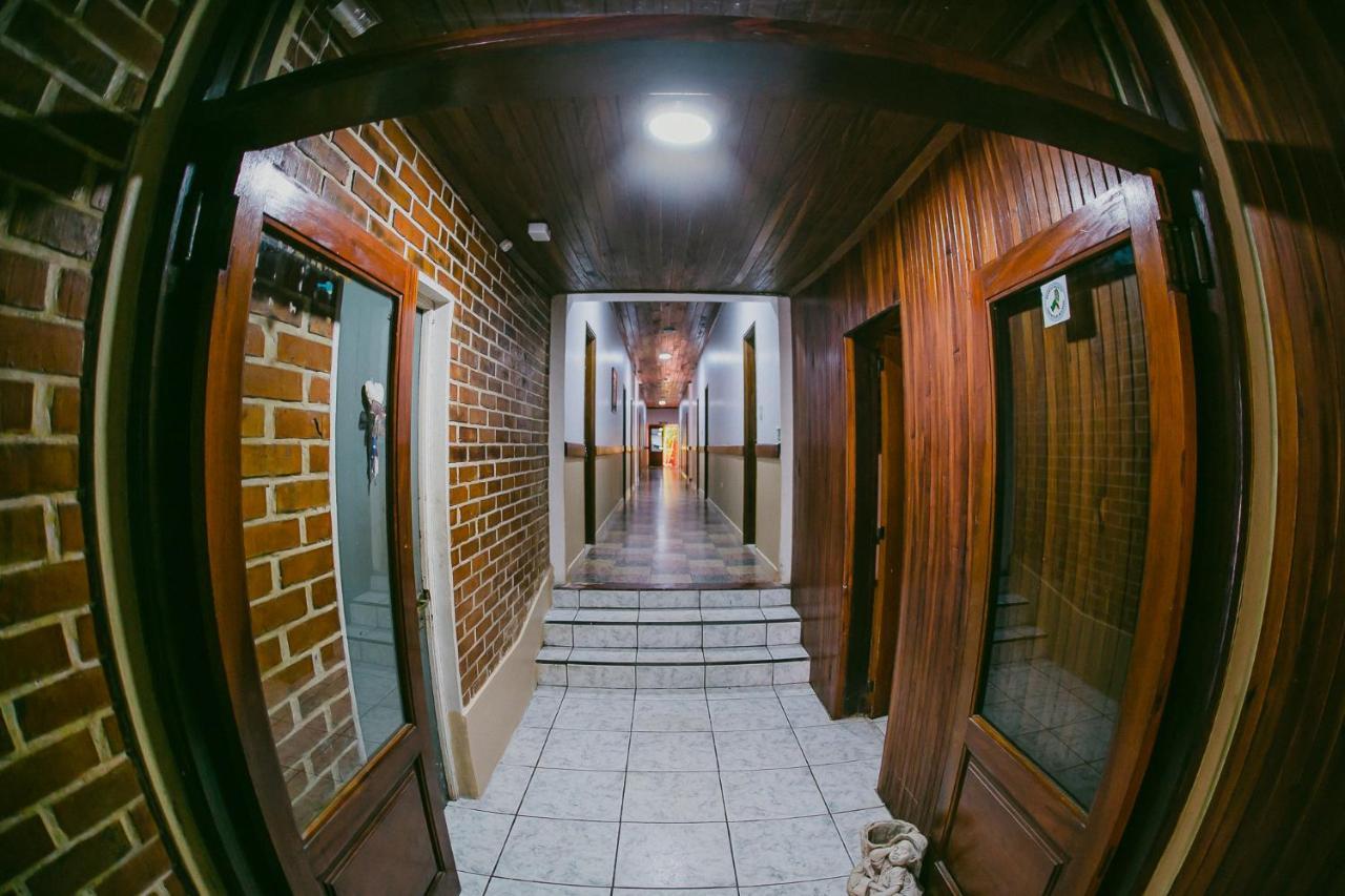 Hotel Tierra Colorada Пуэрто-Игуасу Экстерьер фото